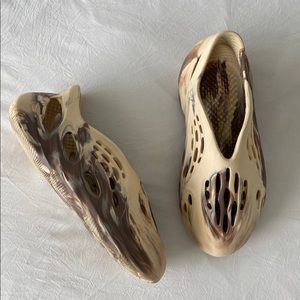 Size 11 - adidas Yeezy Foam RNNR MX Cream Clay